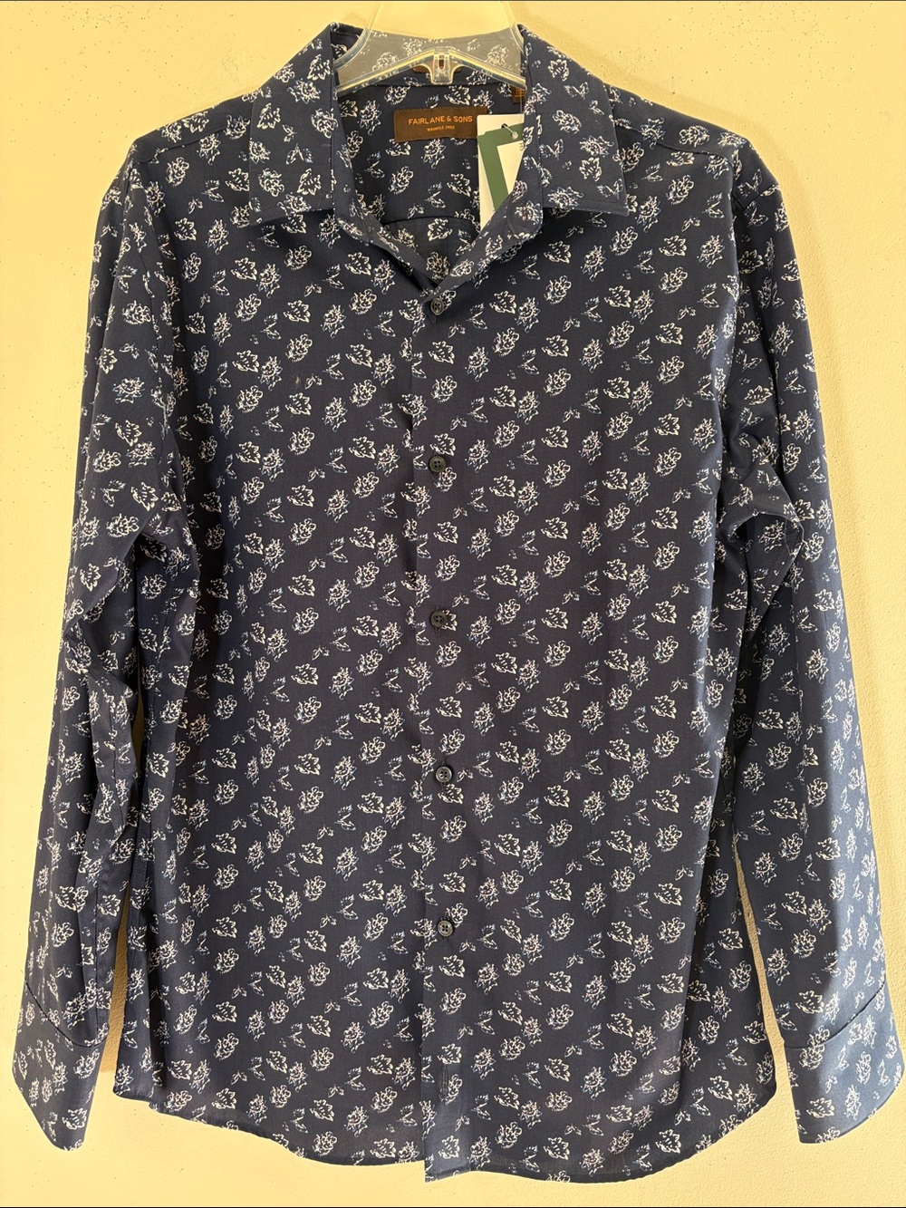 Fairlane & Sons Wrinkle Free 100% Cotton Easy Care Dress Shirt. Men’s L. NWT.